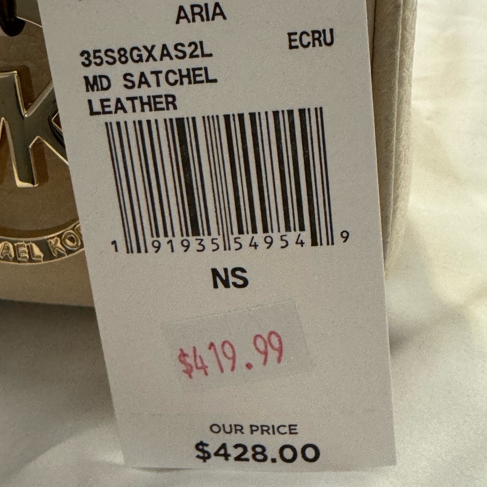 Michael Kors Cream Speedie bag - Picture 2 of 2